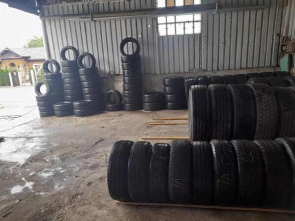 64d40563-7f9f-4731-bd1e-41eea6d8c0f1